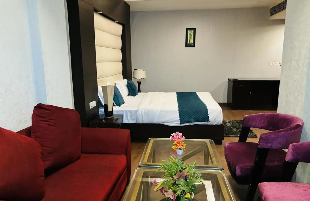 Billions Hotel-1