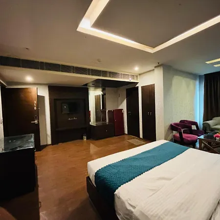 Billions Hotel-2